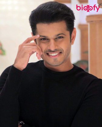 Neil Bhatt Biography, Age, Family, Figure, Boyfriends