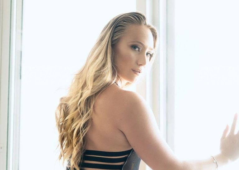 Aj Applegate Biography Age Images Height Net Worth Bioofy 