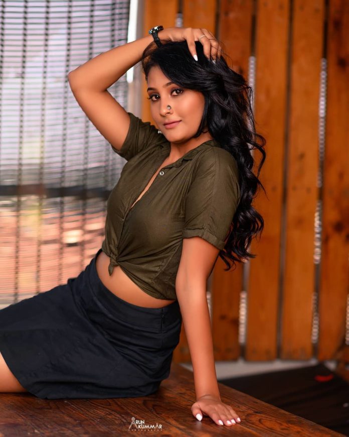 Shalni Gowda Biography, Age, Images, Height, Figure, Net Worth » Bioofy