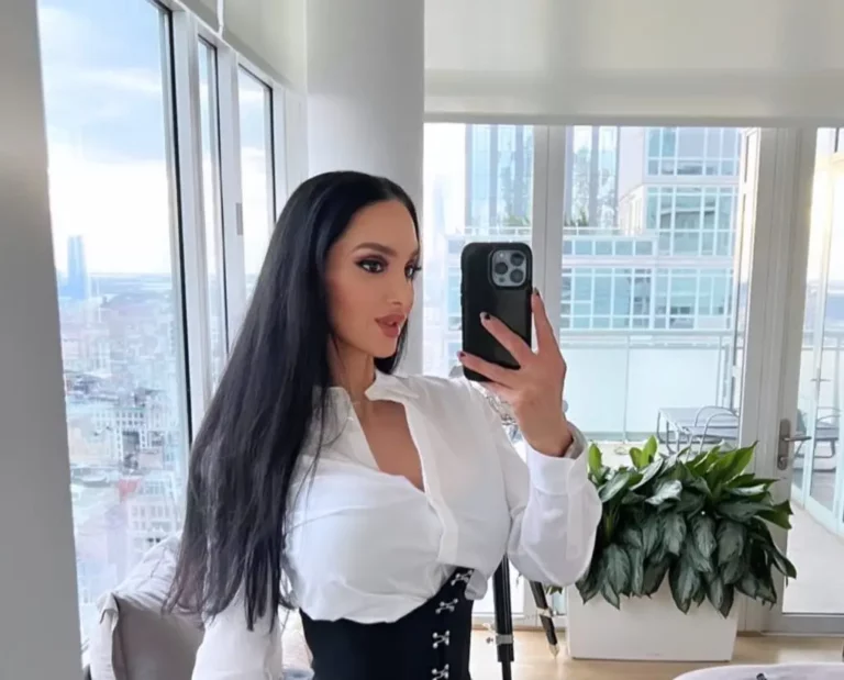 Amy Anderssen Biography, Age, Height, Figure, Net Worth