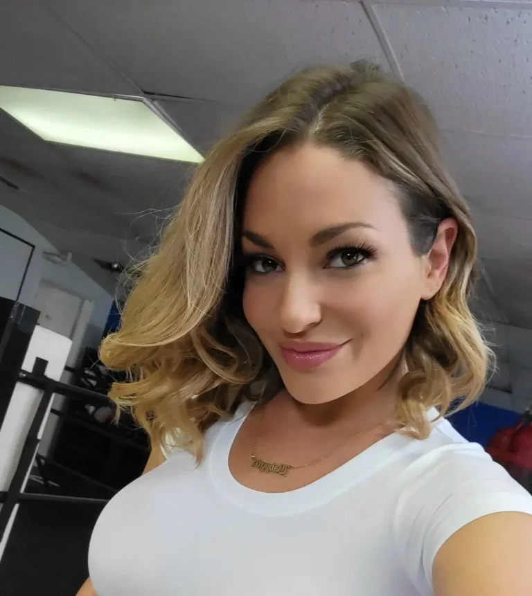 Kissa Sins Biography, Age, Family, Images, Net Worth