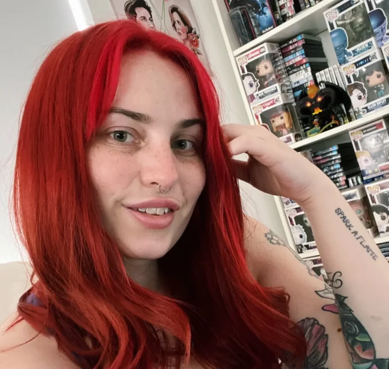 Mila Fox Biography, Age, Family, Images, Net Worth
