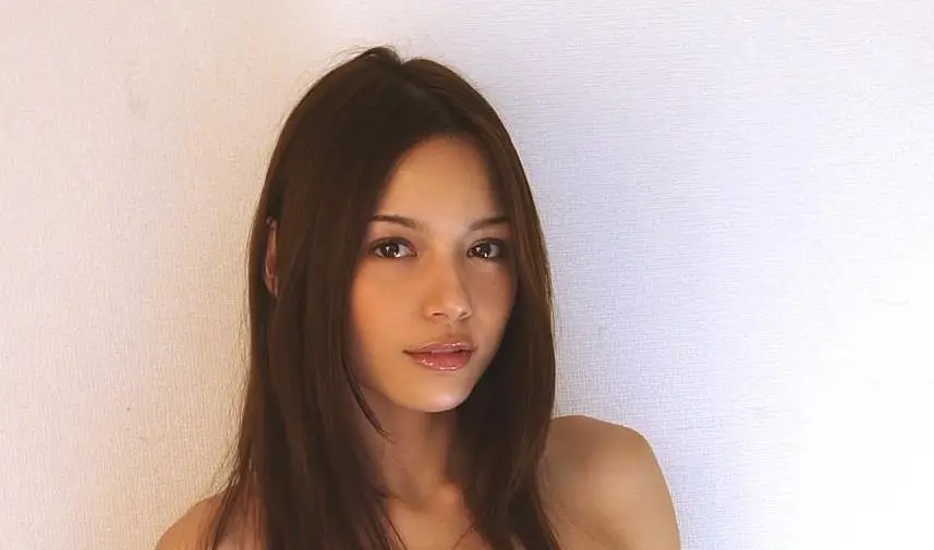 Tina Yuzuki 2