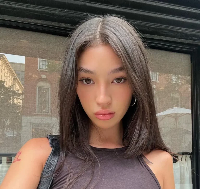 Holly Lim (Instagram Model) Biography, Age, Height, Weight, Net Worth