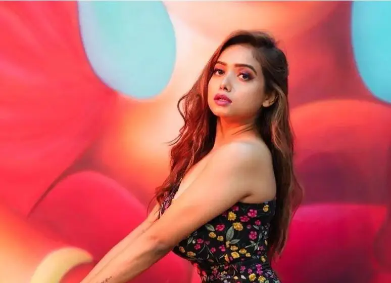 Qtcinderella Twitch - Age, Real Name, Bio and Net Worth