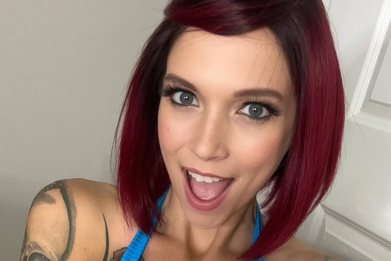 Anna Bell Peaks Age